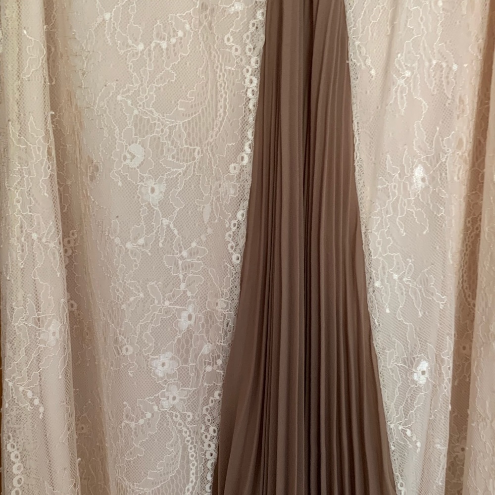Dress - Picture 4 of 4